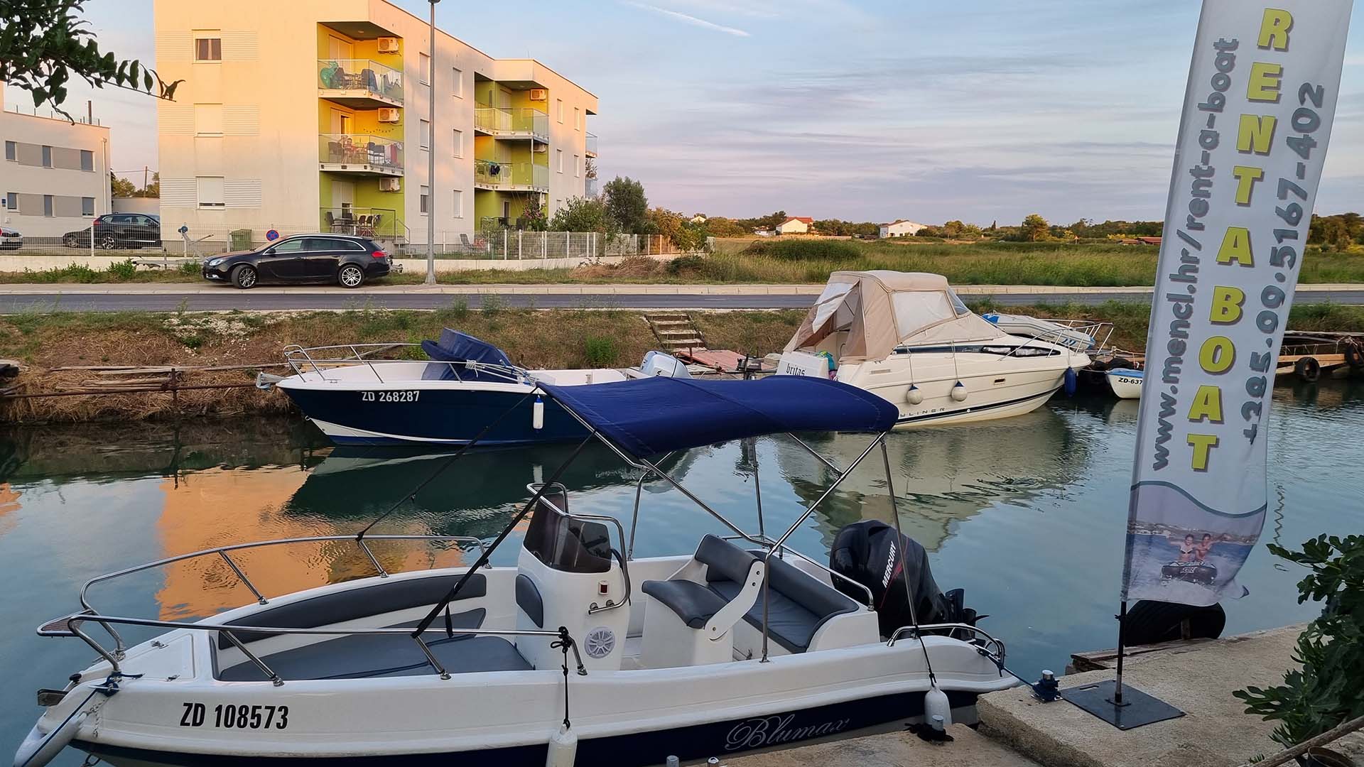 Blumax 550 Open above Blumax 550 Open above